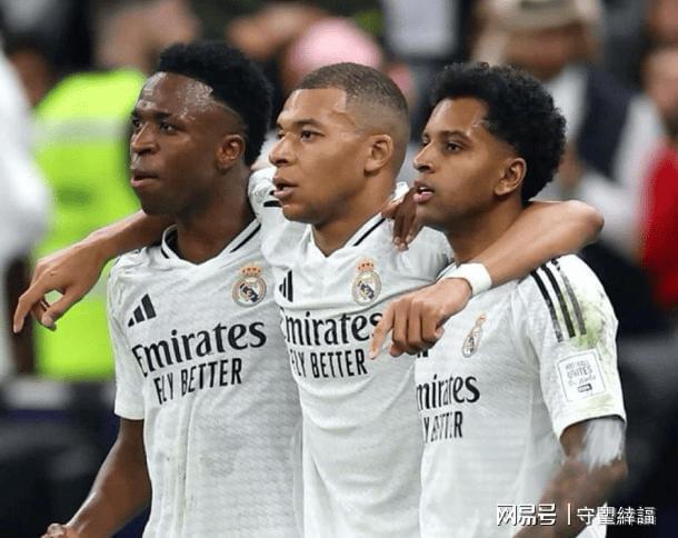 齐鲁雷霆队鏖战天山金雕队,马拉松友谊赛惊险晋级,核心复出即建功。锋线火力回暖(天山雄狮决战决胜) 齐鲁雷霆队鏖战天山金雕队,马拉松友谊赛惊险晋级,核心复出即建功。锋线火力回暖(天山雄狮决战决胜)