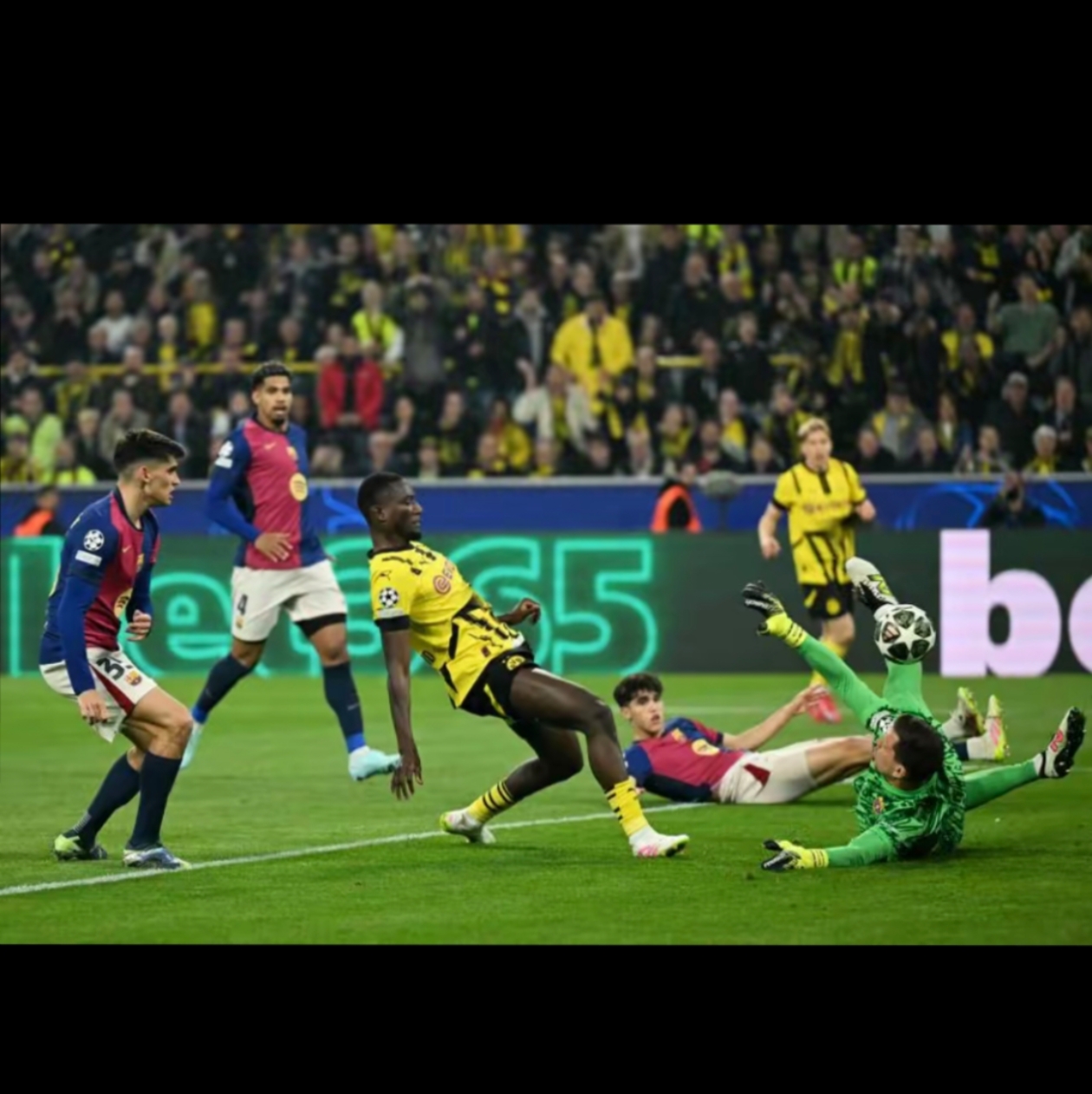 九游游戏-巴塞罗那赛前再遭质疑；志在社区盾名次提升；悬念犹存；更衣室氛围转暖(巴塞罗那足球网站)